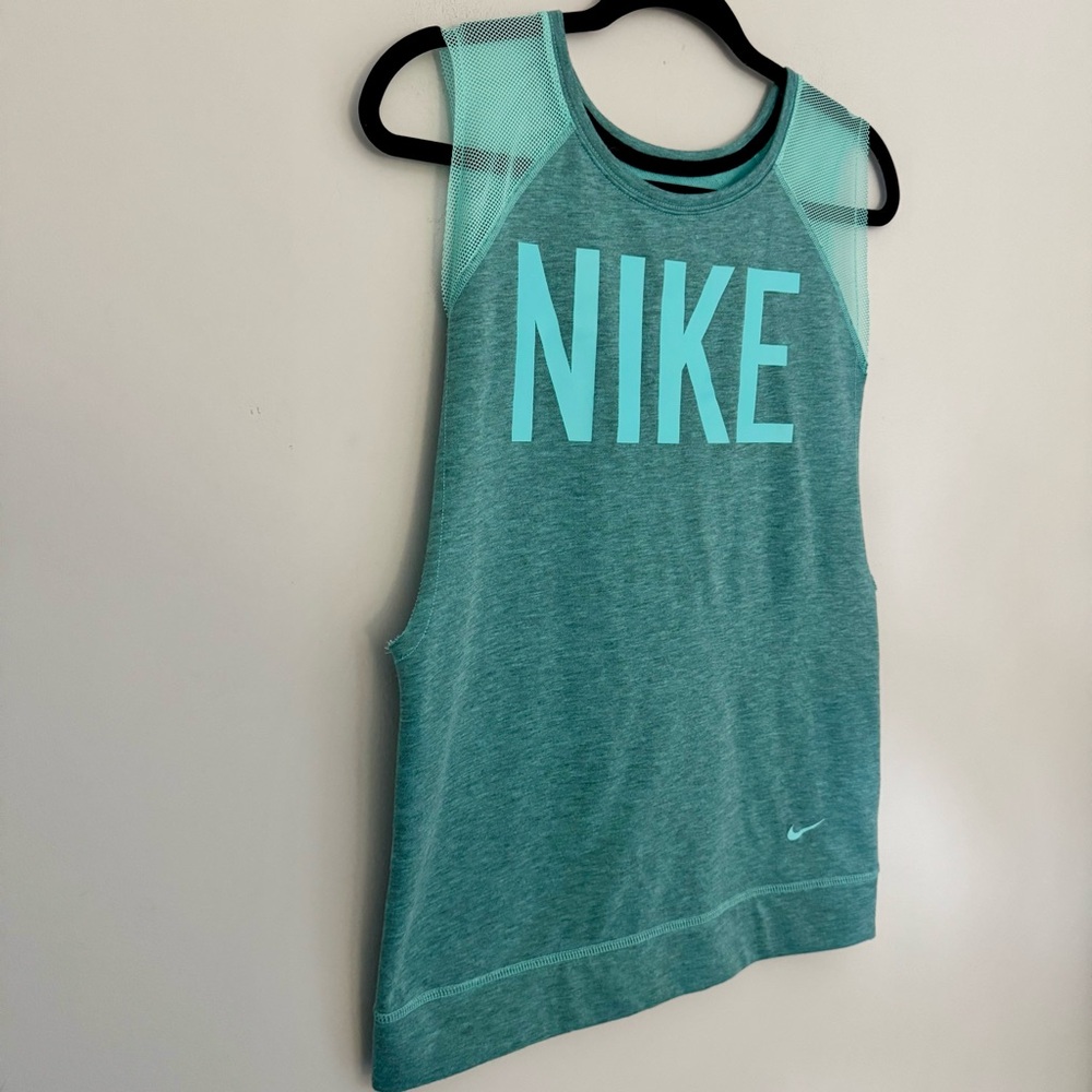 Nike Sleeveless Graphic Fleece Training Tank Top - Picture 3 of 10
